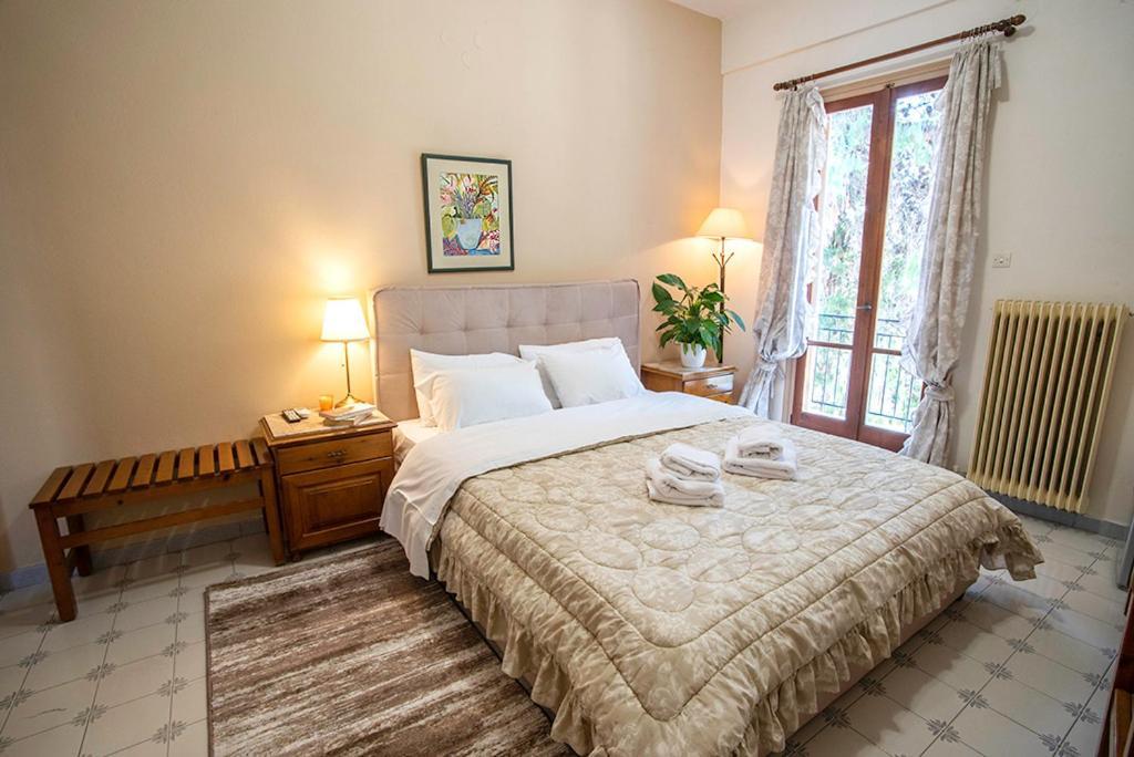 Koukonas Hotel Galaxidi ภายนอก รูปภาพ