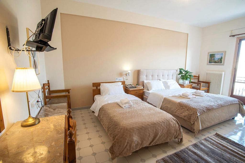 Koukonas Hotel Galaxidi ภายนอก รูปภาพ