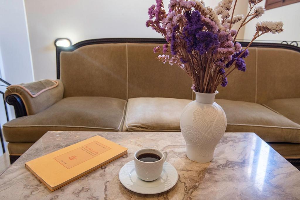 Koukonas Hotel Galaxidi ภายนอก รูปภาพ