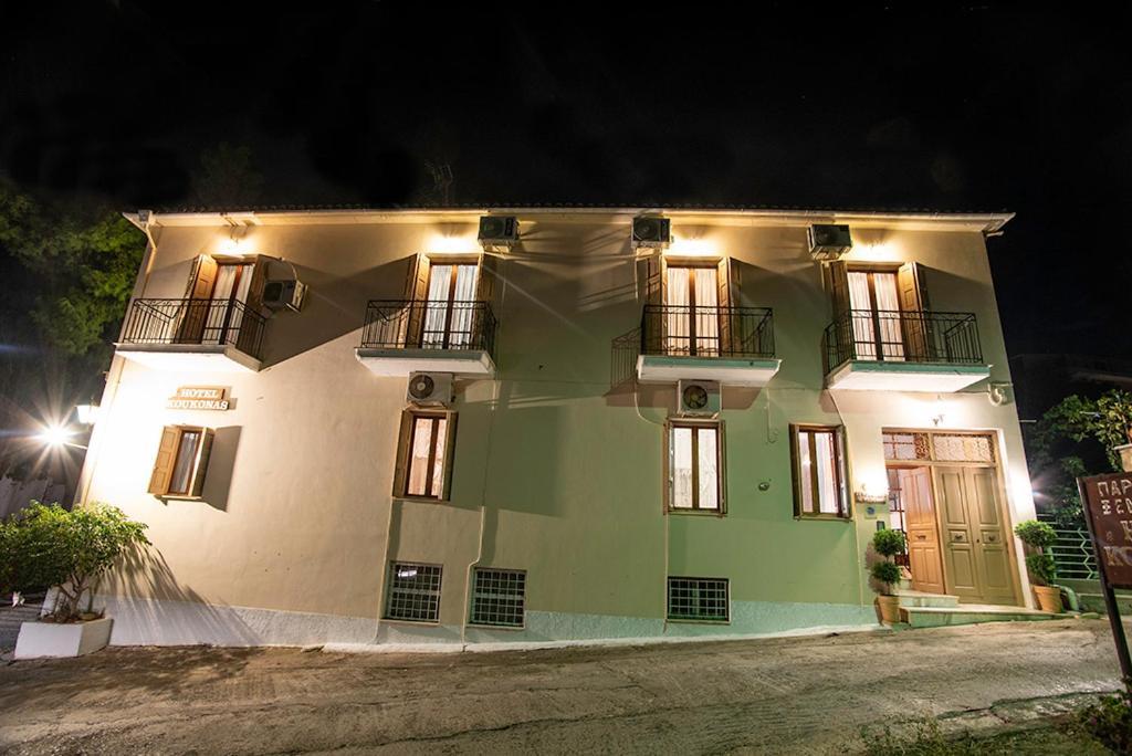 Koukonas Hotel Galaxidi ภายนอก รูปภาพ