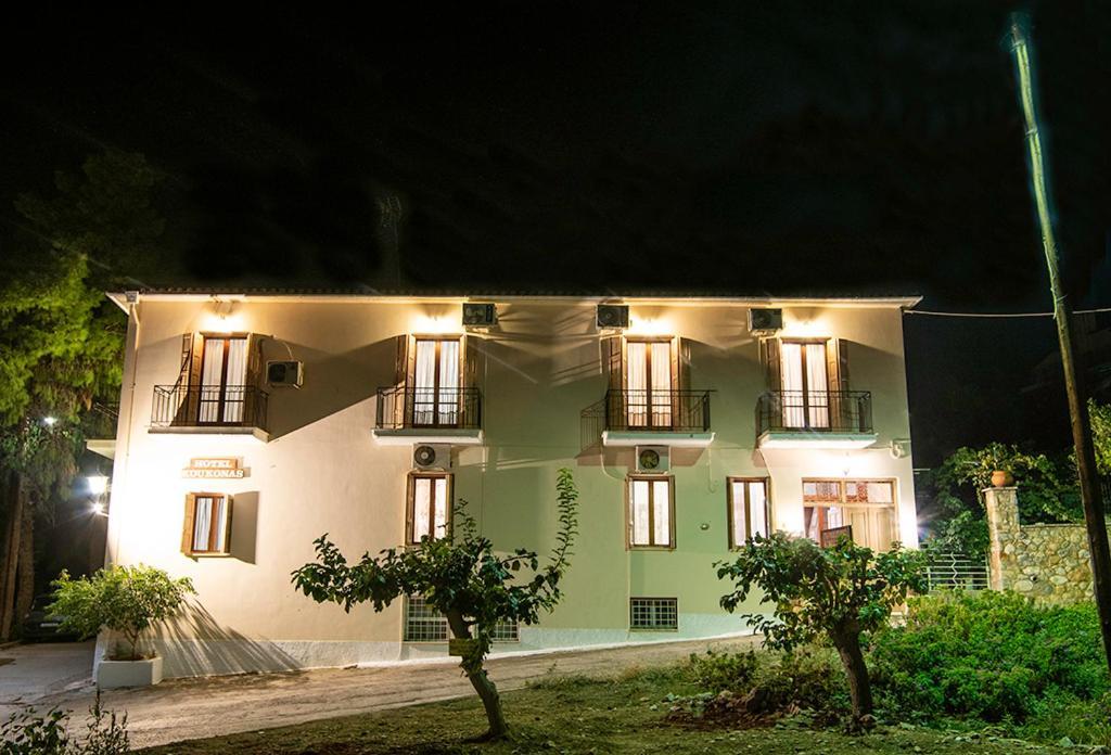 Koukonas Hotel Galaxidi ภายนอก รูปภาพ