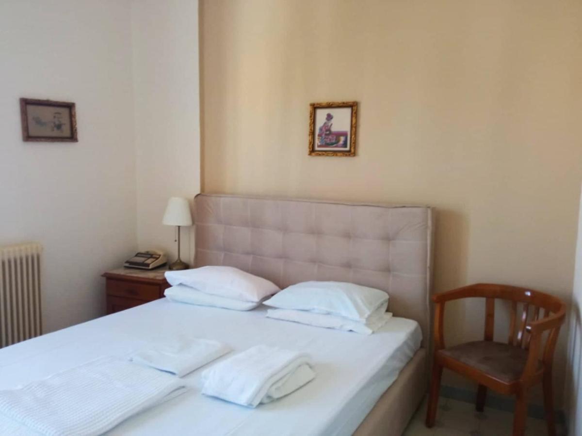 Koukonas Hotel Galaxidi ภายนอก รูปภาพ