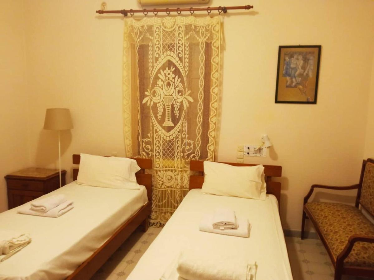 Koukonas Hotel Galaxidi ภายนอก รูปภาพ